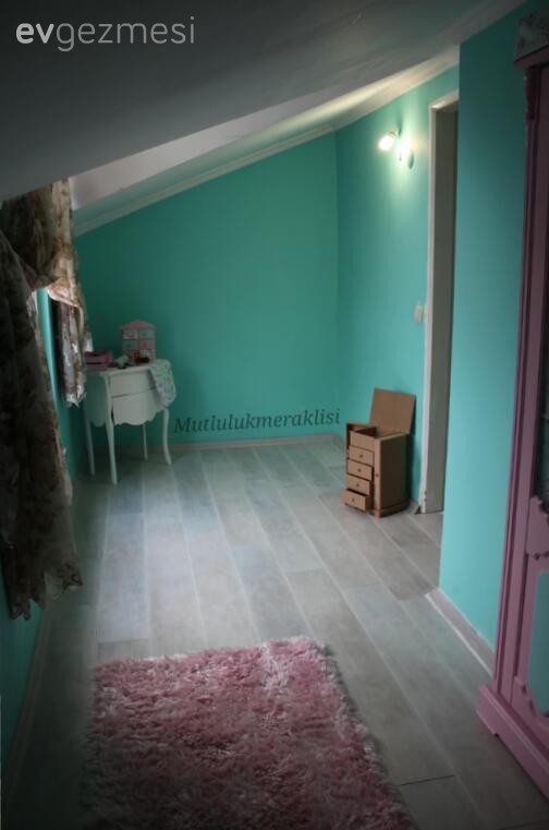 Çatı katı, Genç odası