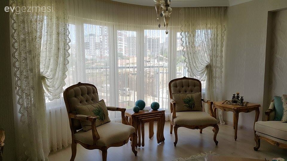 Berjer, Krem, Perde, Salon, Sehpa