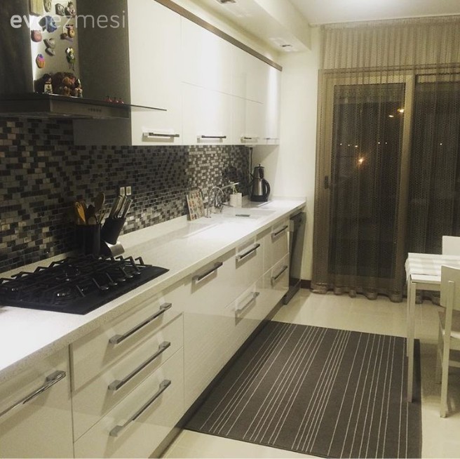 Ev Gezmesi: Bej, kahverengi ve siyahlarla zarif bir ev..