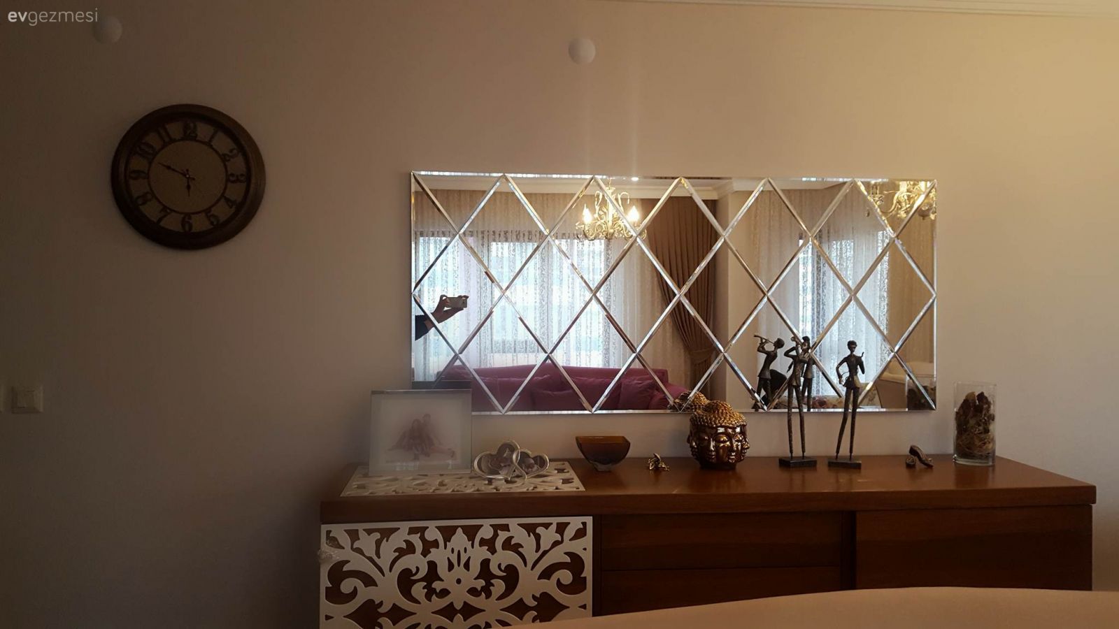 Salon, Baklava ayna, Konsol