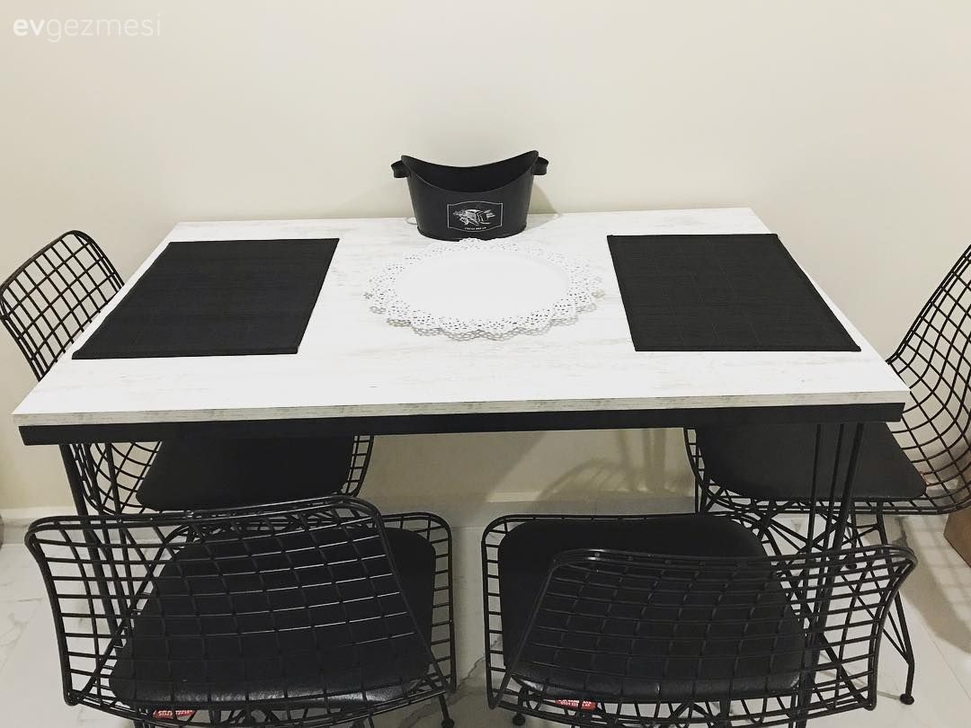 Bu Evde Nötr Renkler, Mobilyaların Şıklığını Öne Çıkarmış