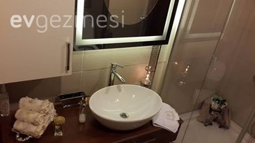 Gülin hanımın nostaljik stili öne çıkaran zarif ve şık evi..