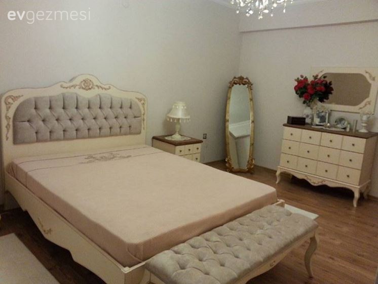 Pınar hanımın eskitme vurgusu ile nostaljik esintili evi..