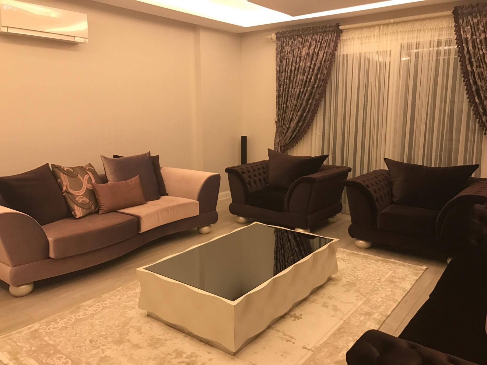 Modern ve klasiğin harmanı sofistike bir dekor. Esra hanımın yeni evi.