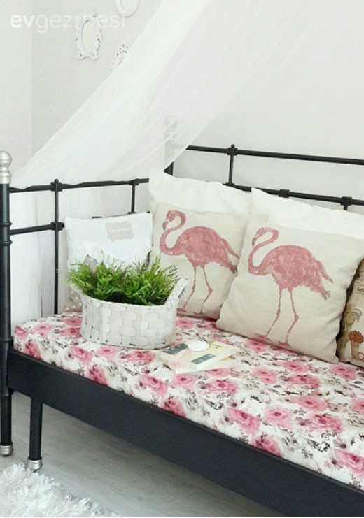 Oturma Odası, Pembe, Kırlent