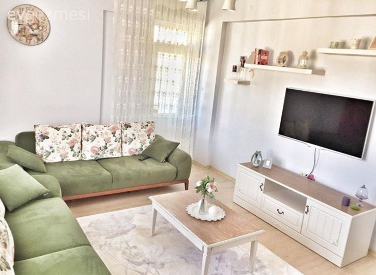 Ahşap Mobilya, Halı, Orta sehpa, Oturma Odası, Tv ünitesi, Yeşil