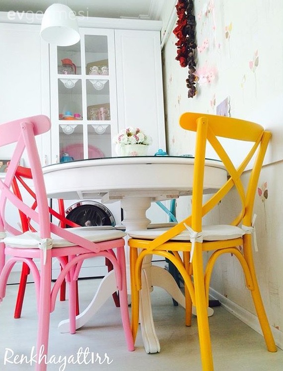 Hürrem hanımın nostaljik stilde renkli mutfağı..