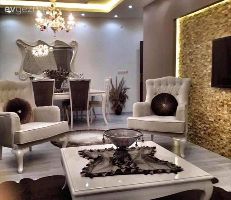 Bengü hanımın klasik stilde şık ve naturel evi..