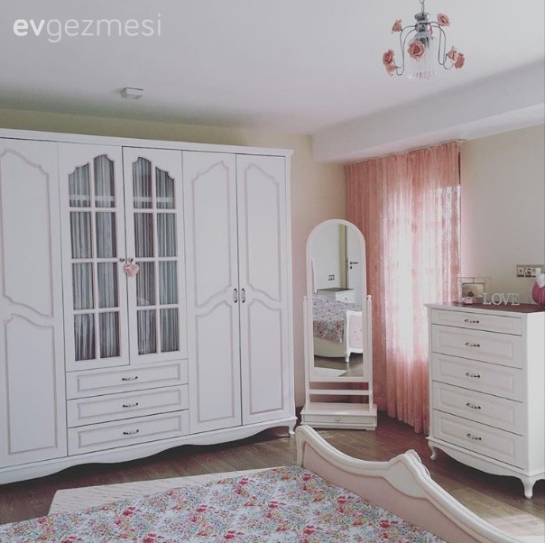 Country, Pembe, Yatak Odası