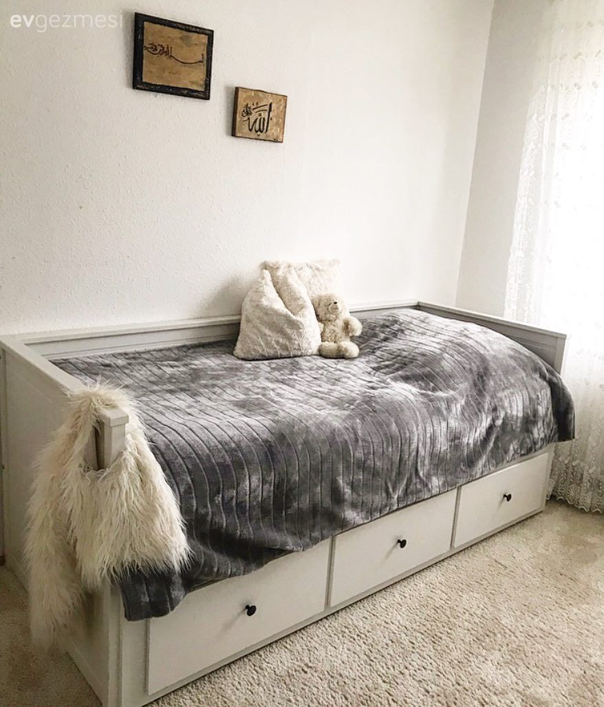 Kırmızı Detaylar Bu Eve Cazibe Katıyor