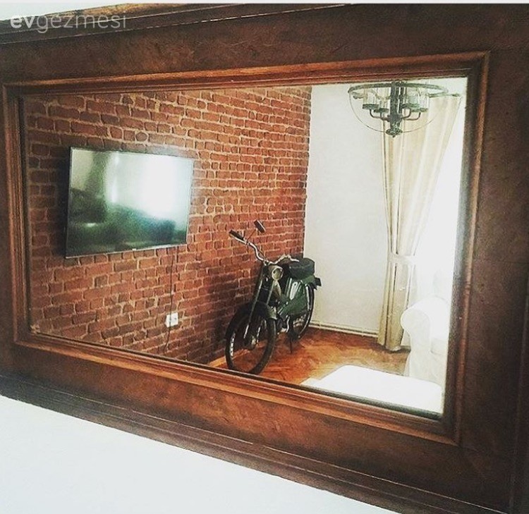 Rustik stilden etkilenilmiş, sıradanlıktan uzak, renkli bir ev..