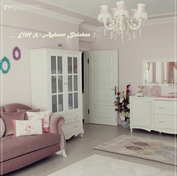 Aydınlatma, Duvar dekorasyonu, Konsol, Pembe, Salon