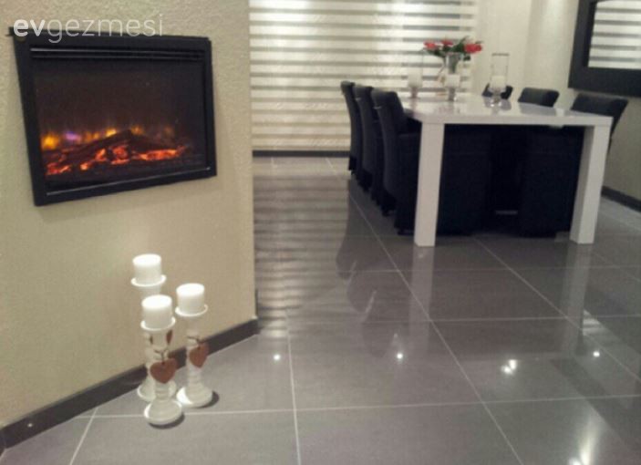 Siyah-beyaz filtrelerden çıkmış gibi, modern ve göz alıcı bir ev..