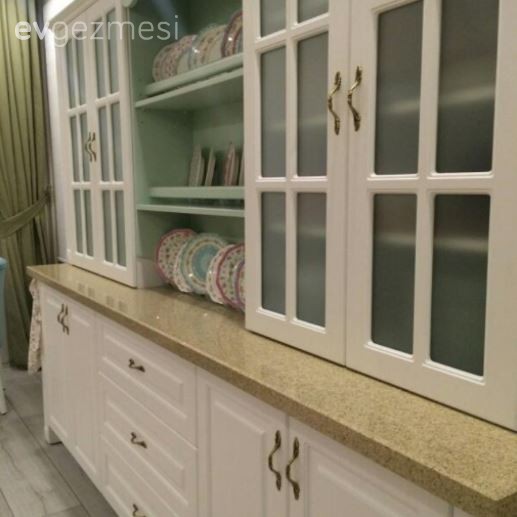 Emin hanımın İngiliz stil mutfağı..