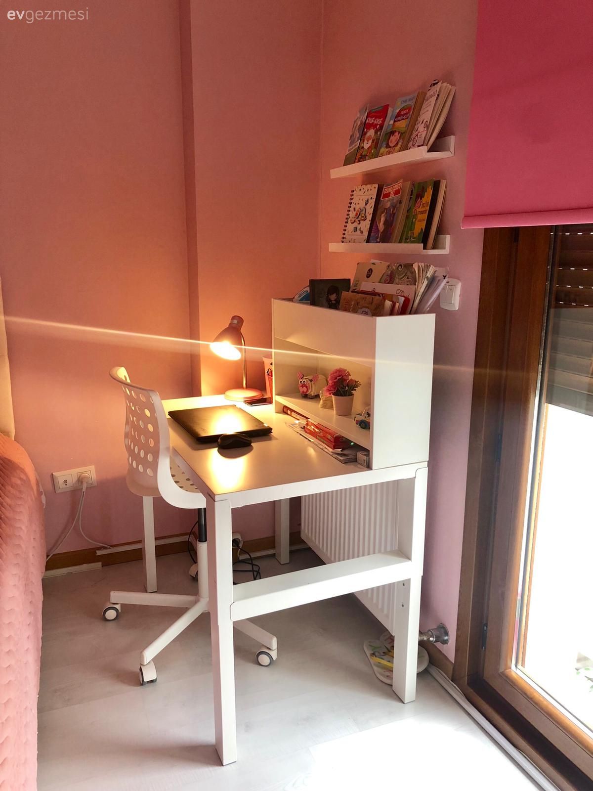 Çocuk Odası, Çalışma masası