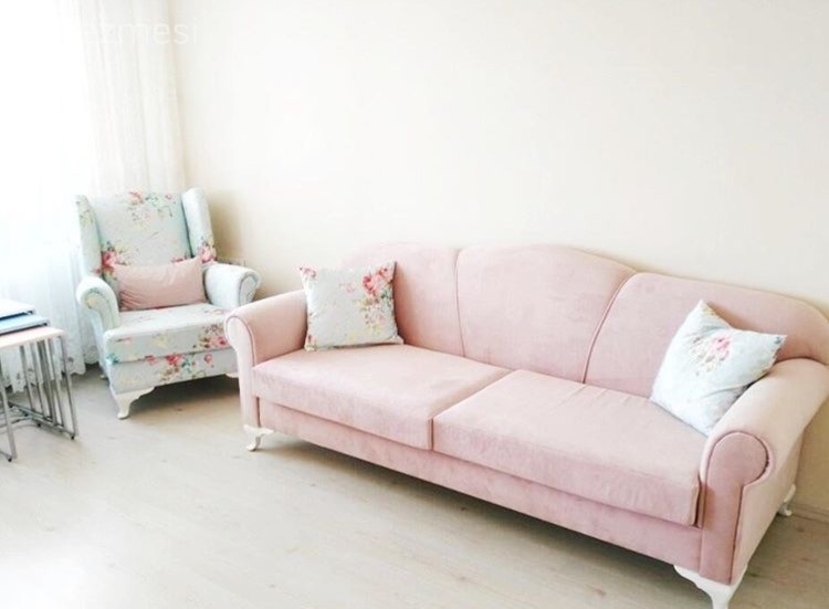 Mavi, Oturma Odası, Pembe