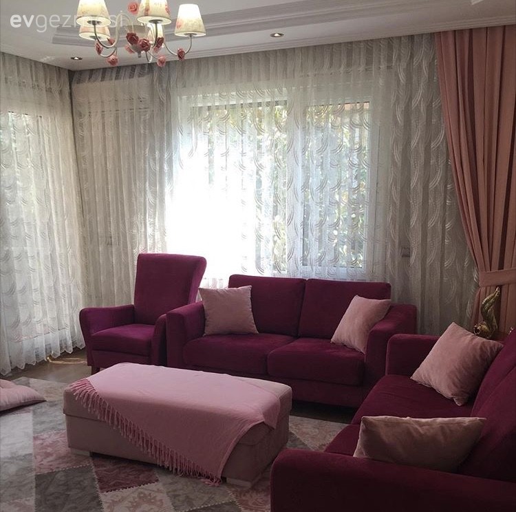 Oturma Odası, Pembe