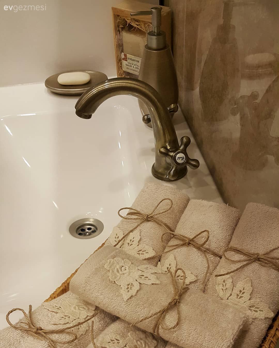 Modern stile nostalji katan detaylar.. Sıcak ve keyifli bir ev.