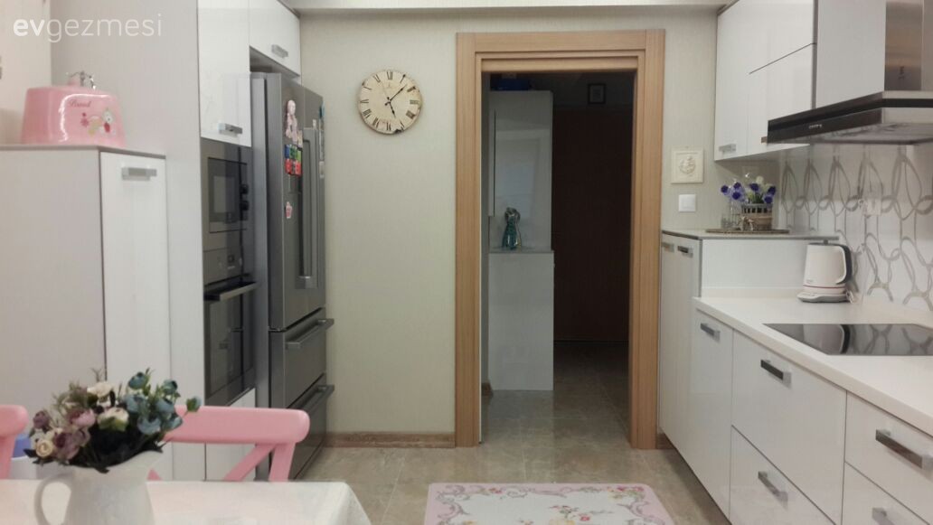 Beyaz mutfak, Modern mutfak, Mutfak, Pembe, Duvar saati