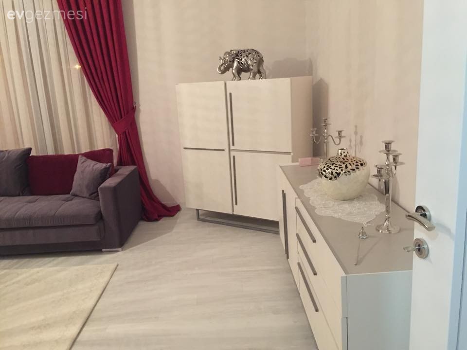 Gamze hanımın her detayı ile ilgilendiği konforlu ve sofistike evi.