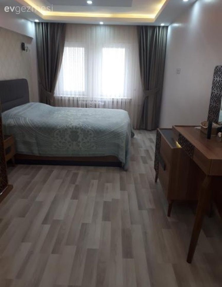 Yatak Odası, Fon perde