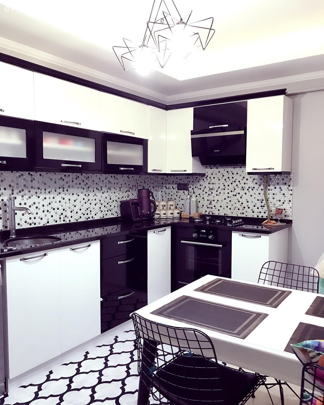 Mutfak, Siyah- Beyaz, Geometrik desen, Mutfak halısı, Mutfak masası