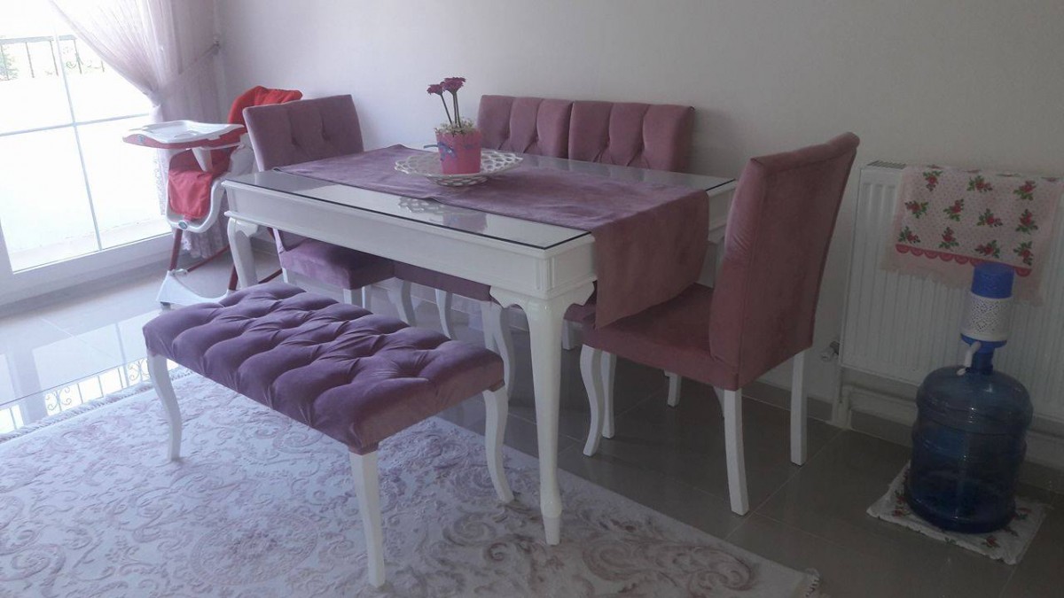 Mutfak, Mutfak masası, Pembe