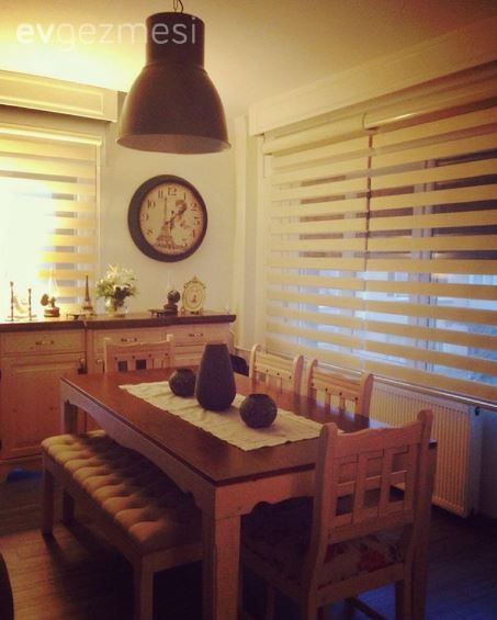 Esra hanımın nostaljik esintilerle kimlik kazanan iç açıcı evi..