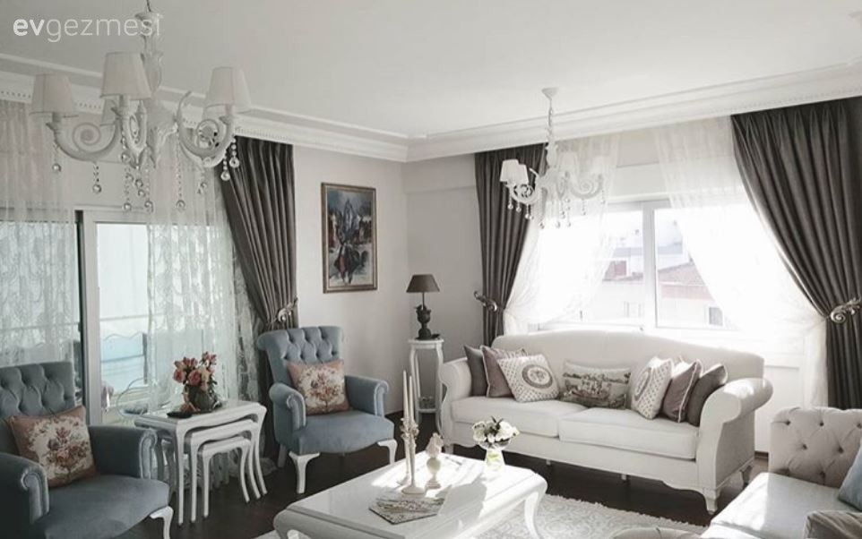 Pastel kahverengi, mavi ve beyazla zerafetin şıklıkla buluştuğu bir ev