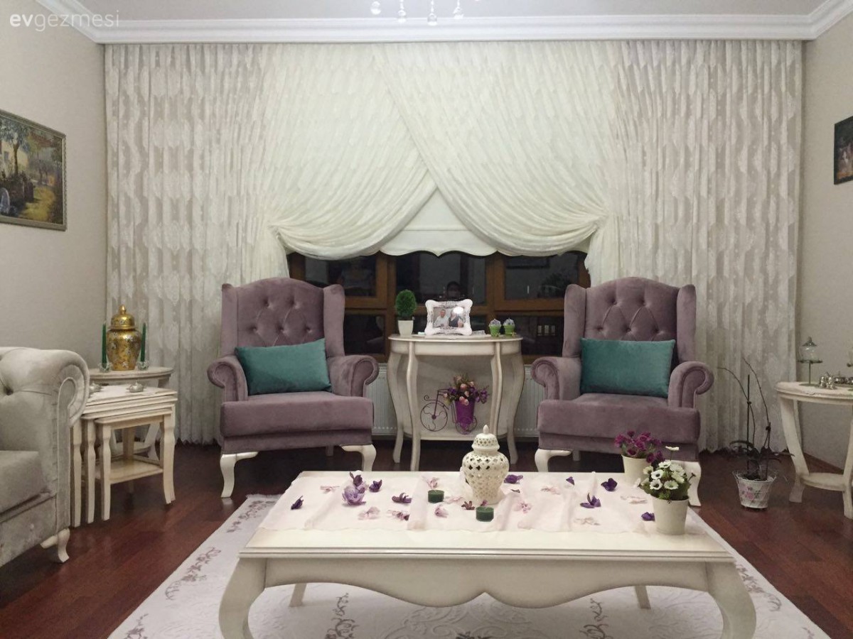 Berjer, Halı, Kruvaze perde, Mor, Orta sehpa, Salon, Perde