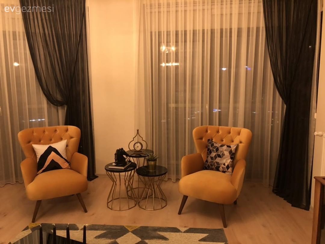 Uyumun Ön Planda Olduğu Bu Evde Modern Stil Detaylarda Göz Alıyor