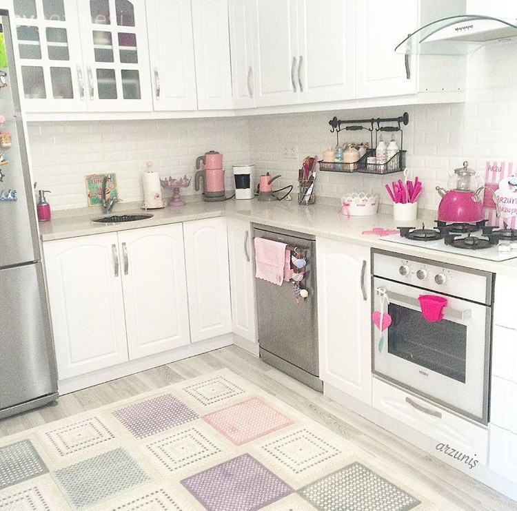 Beyaz mutfak, Halı, Mutfak, Pembe