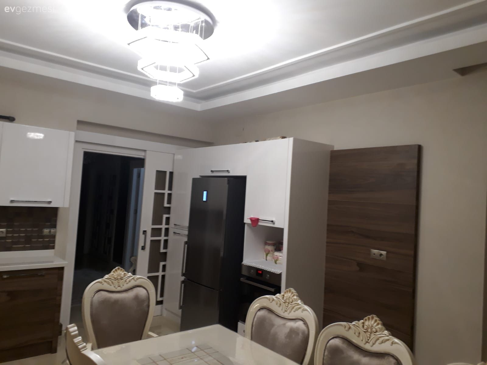 Mutfak, Mutfak masası