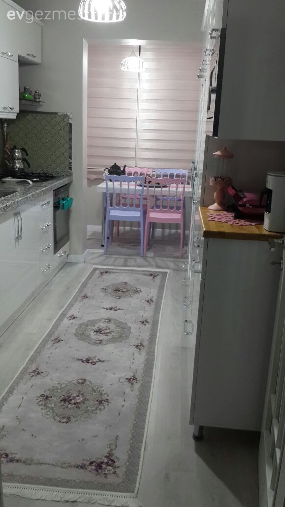 Halı, Mor, Mutfak, Mutfak masası, Pembe