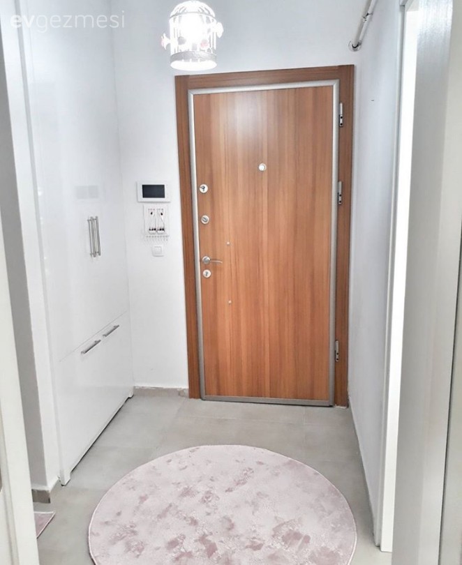 Antre, Halı, Vestiyer