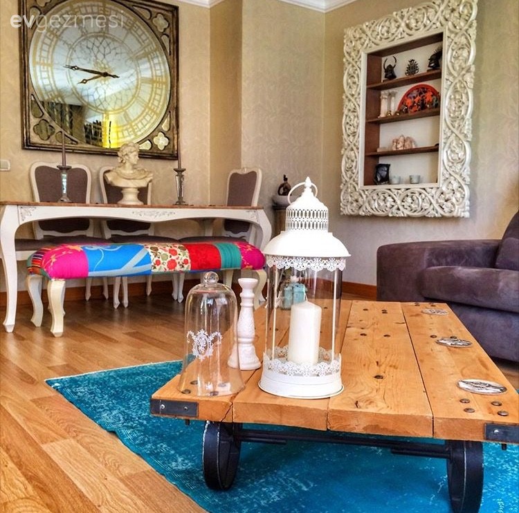 Ayna, Bank, Mavi, Duvar saati, Salon, Sehpa, Yemek Odası