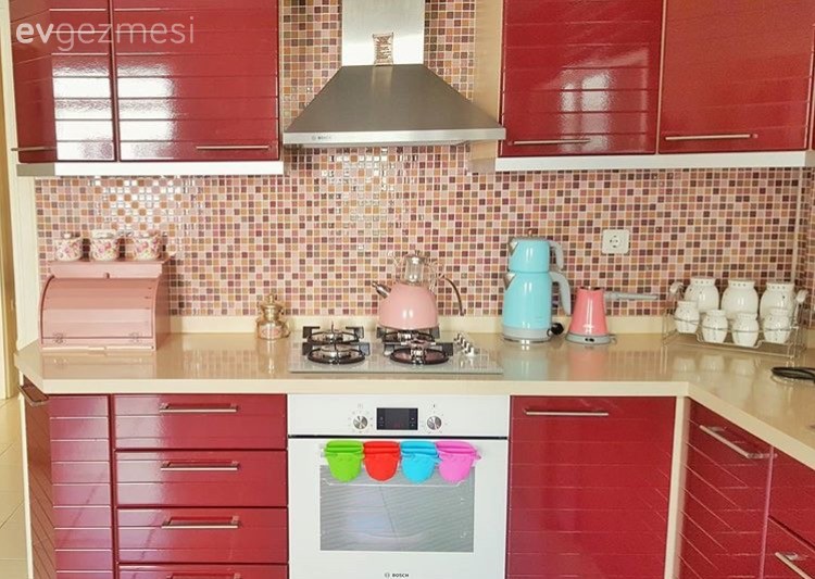 Eski sandalyelerden, neşeli parçalara: Ayşe Nur hanımın dönüşümü..