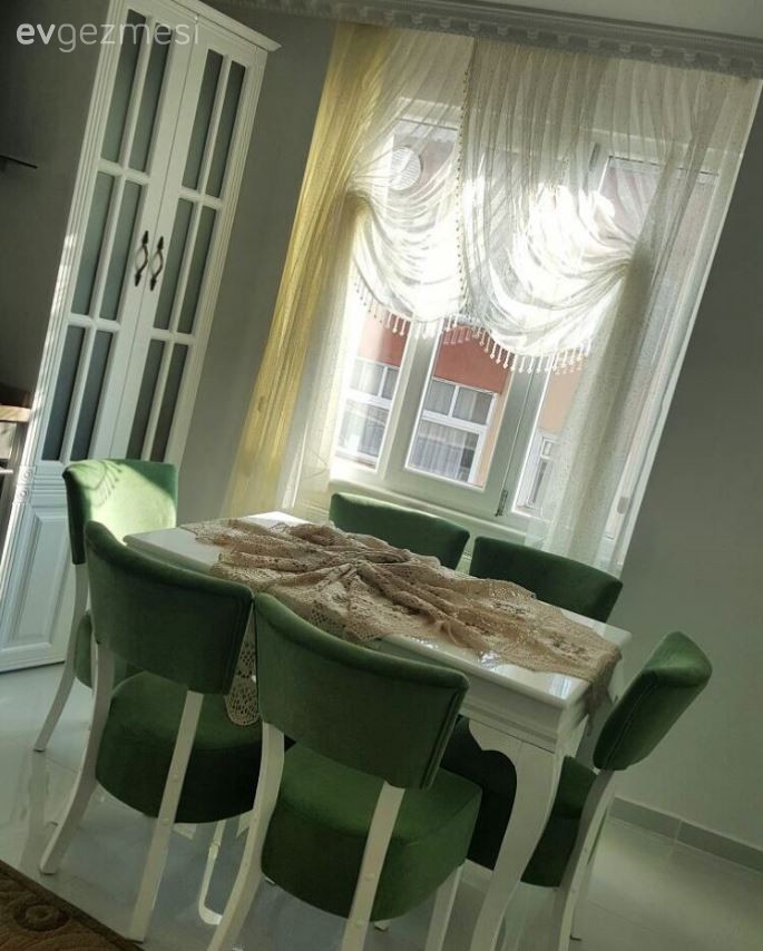 Tadilatı yeni tamamlanan bir evden kareler..