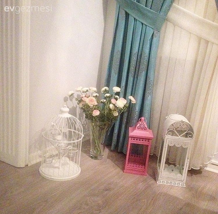 Mavi, Salon, Şamdan