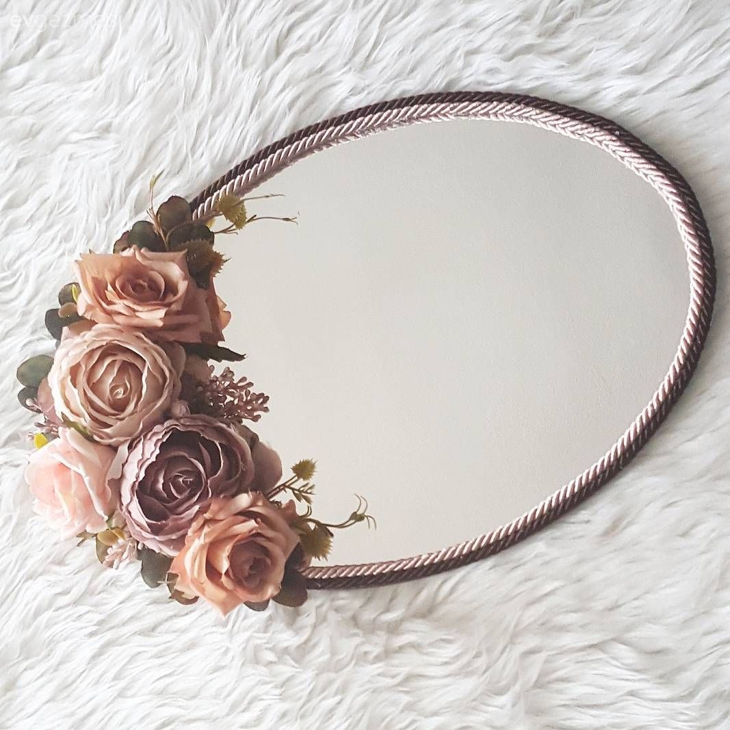 Çiçeklerle canlanan bir dekor.. Dilşah hanımın evinden..