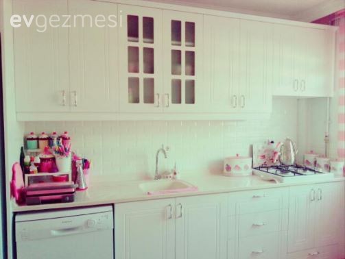 Duygu hanımın yumuşak tonlarda zarif ve tatlı evi..