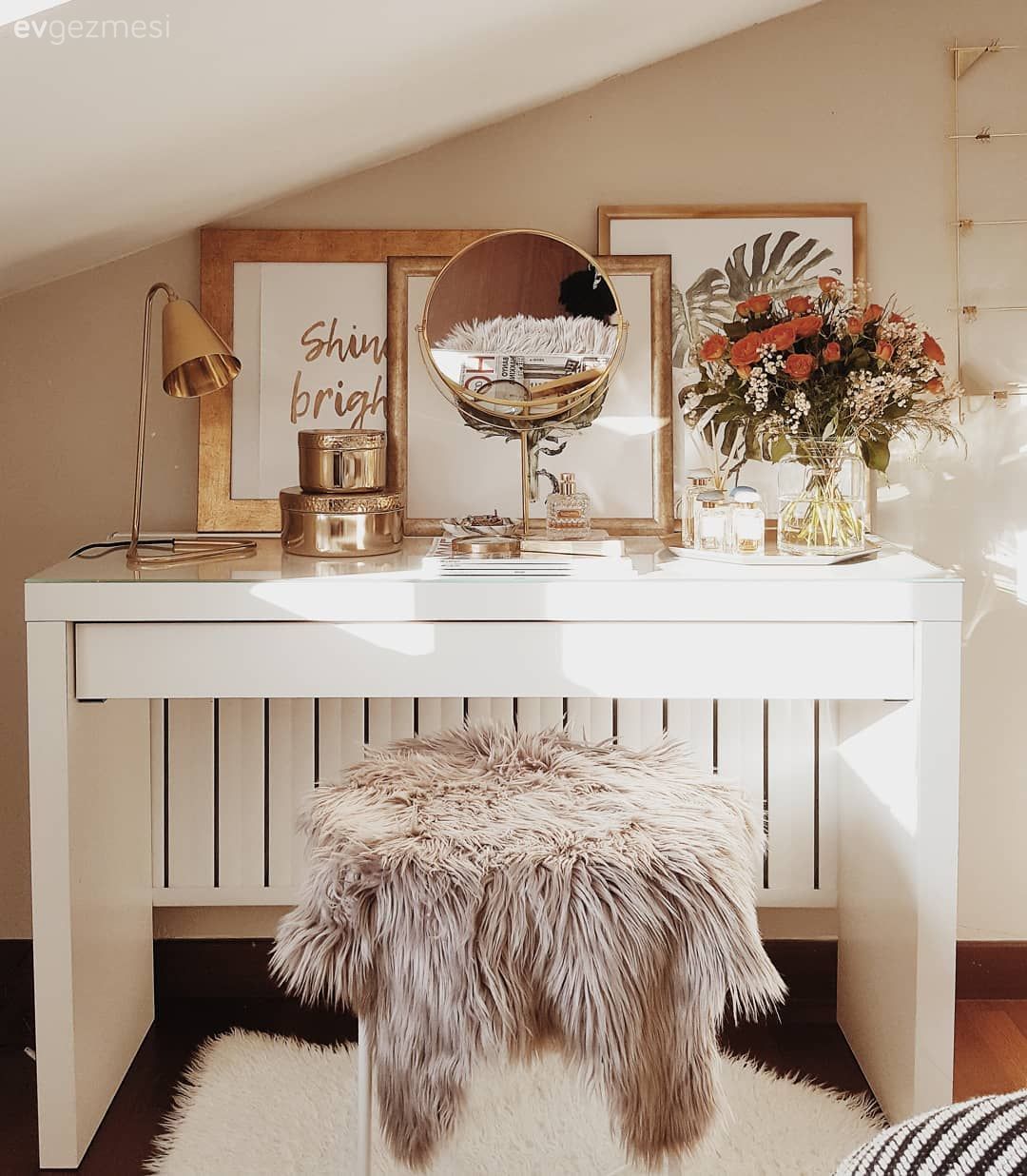 Makyaj aynası, Yatak Odası, Çiçekler, Altın, Poster