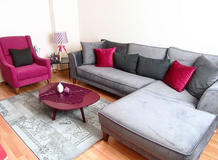 Gri, Halı, Köşe koltuk, Mor, Orta sehpa, Oturma Odası