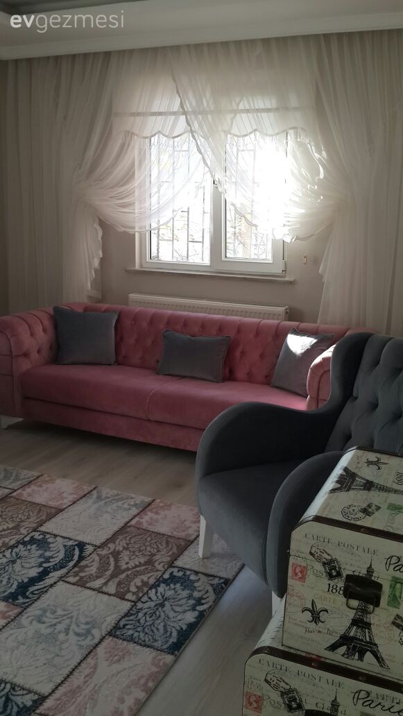 Mavi, Oturma Odası, Pembe, Perde