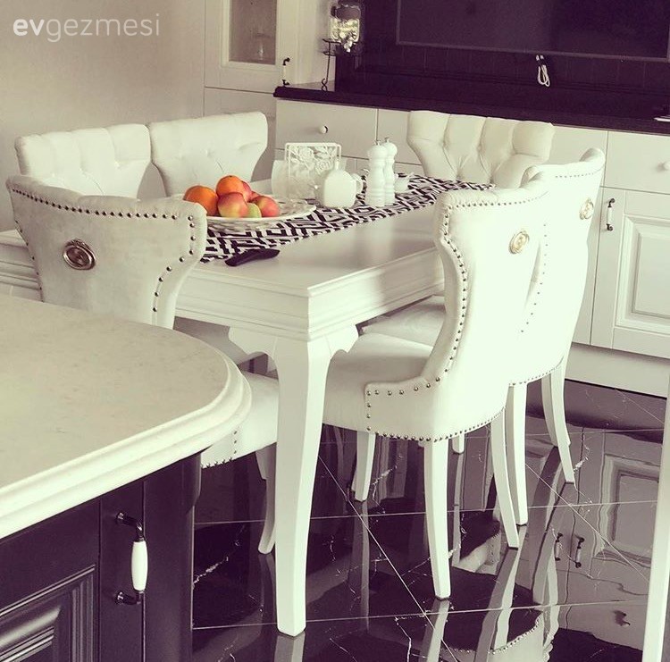 Beyaz mutfak, Mutfak masası, Siyah