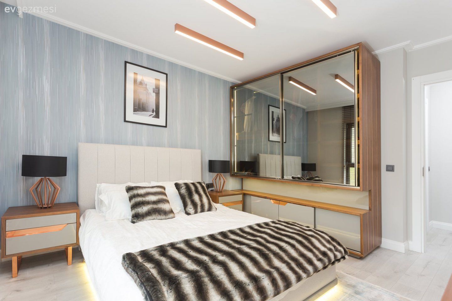 Yatak Odası, Yatak örtüsü, Duvar kağıdı