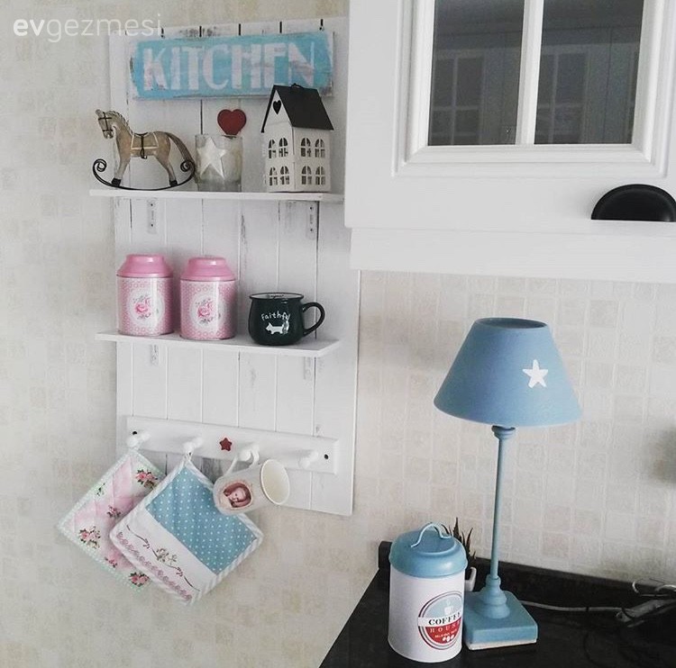 Ayça hanımın her detayı nostalji kokan, el emeği dolu evi..