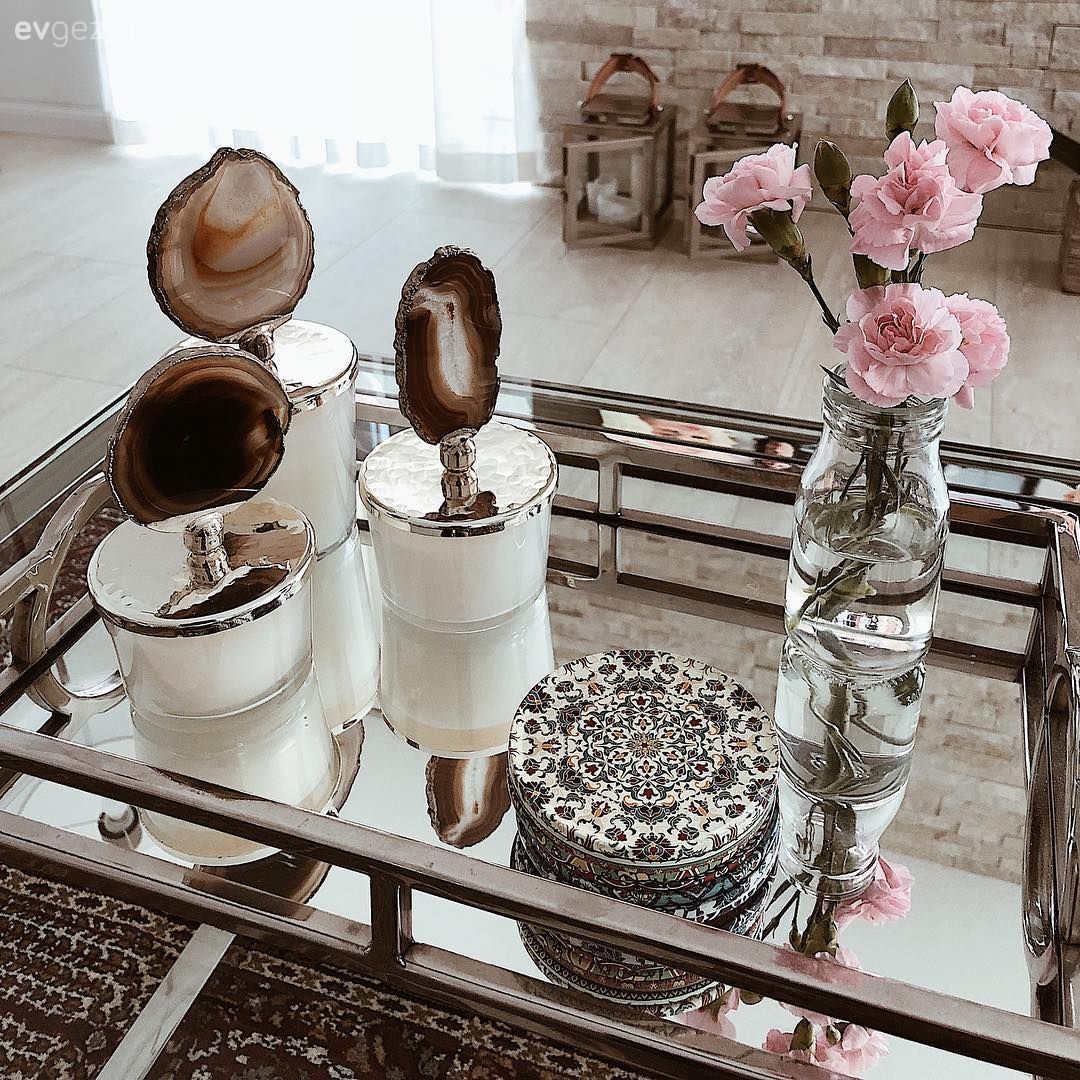 Aynalı tepsi, Sehpa üstü aksesuarı