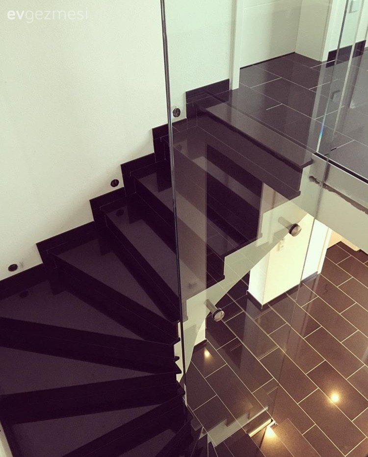 Dubleks evler, Merdiven, Cam merdiven korkuluğu