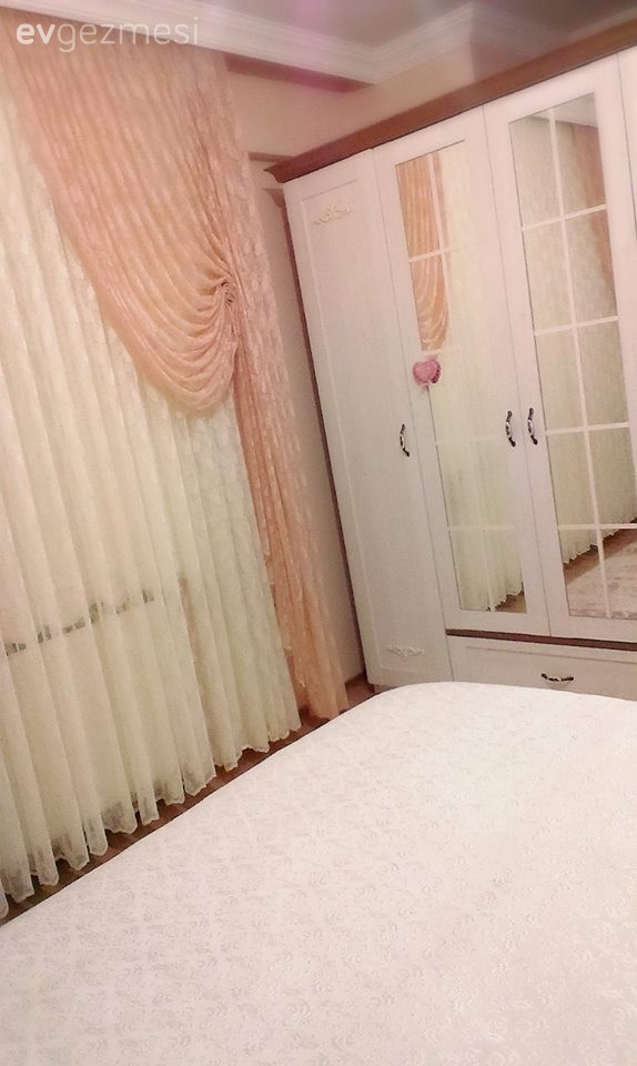 Pembe, Perde, Yatak Odası